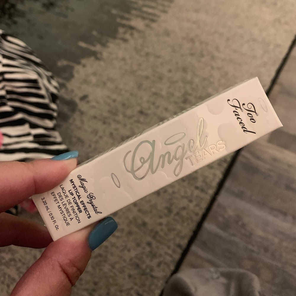 Too faced angel tears lip topper